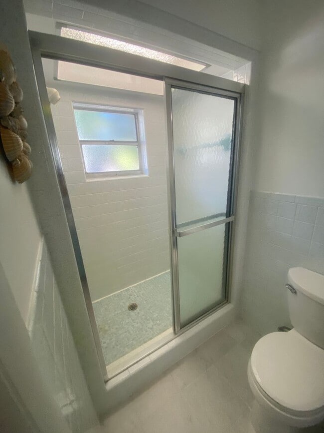 Photo - Cute 1 bedroom 1 bathroom PRIVATE ENTRANCE ROOM RENTAL- utilities included