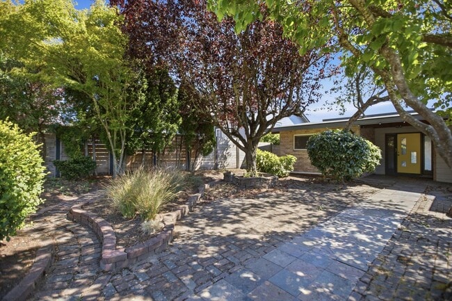 Photo - 2826 25th Ave W