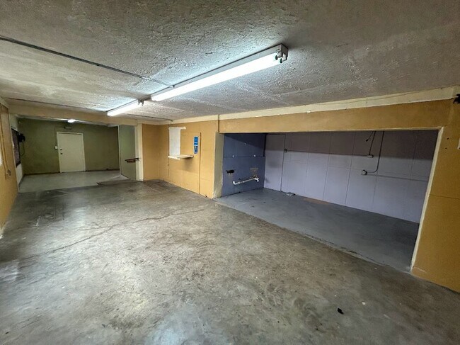 Photo - 110 W 21st Ave