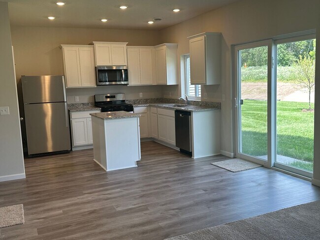 Photo - 3 Bed +Den Nearly Brand New $2500