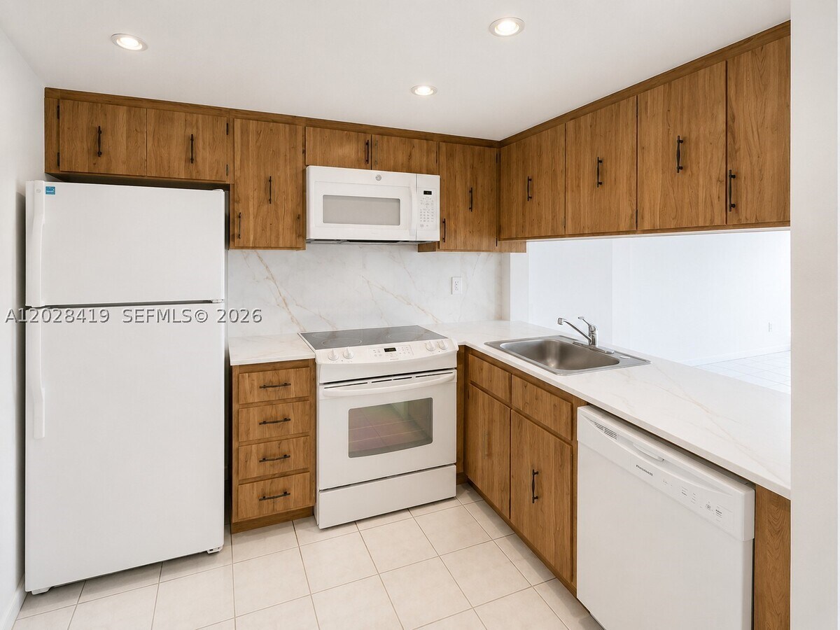 Photo - 16465 NE 22nd Ave Unit 206