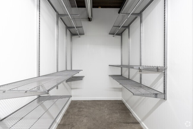 Estudio, 1BA - 1332SF