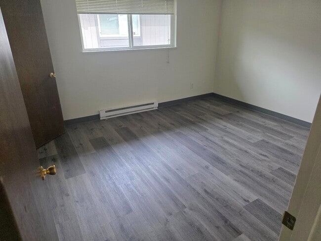 300 Whitesell Ave W