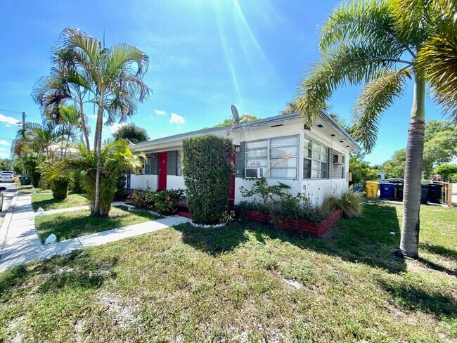 Building Photo - 630 N Federal Hwy Unit 3 Rental