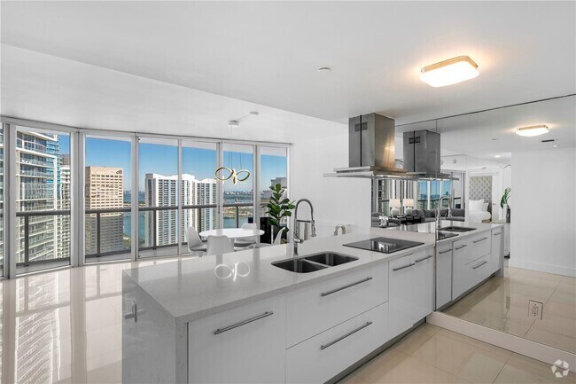 Building Photo - 495 Brickell Ave Unit 3804 Rental