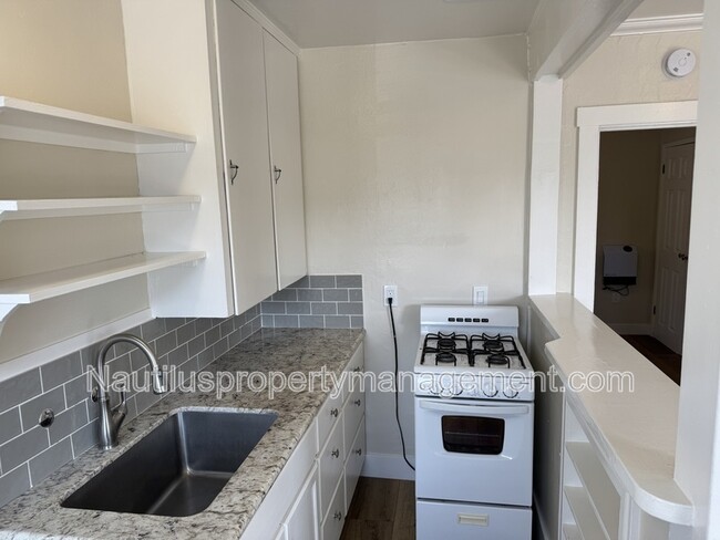 202 Cherry Ave Unit 2