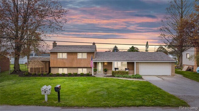 Building Photo - 38027 Mallast St