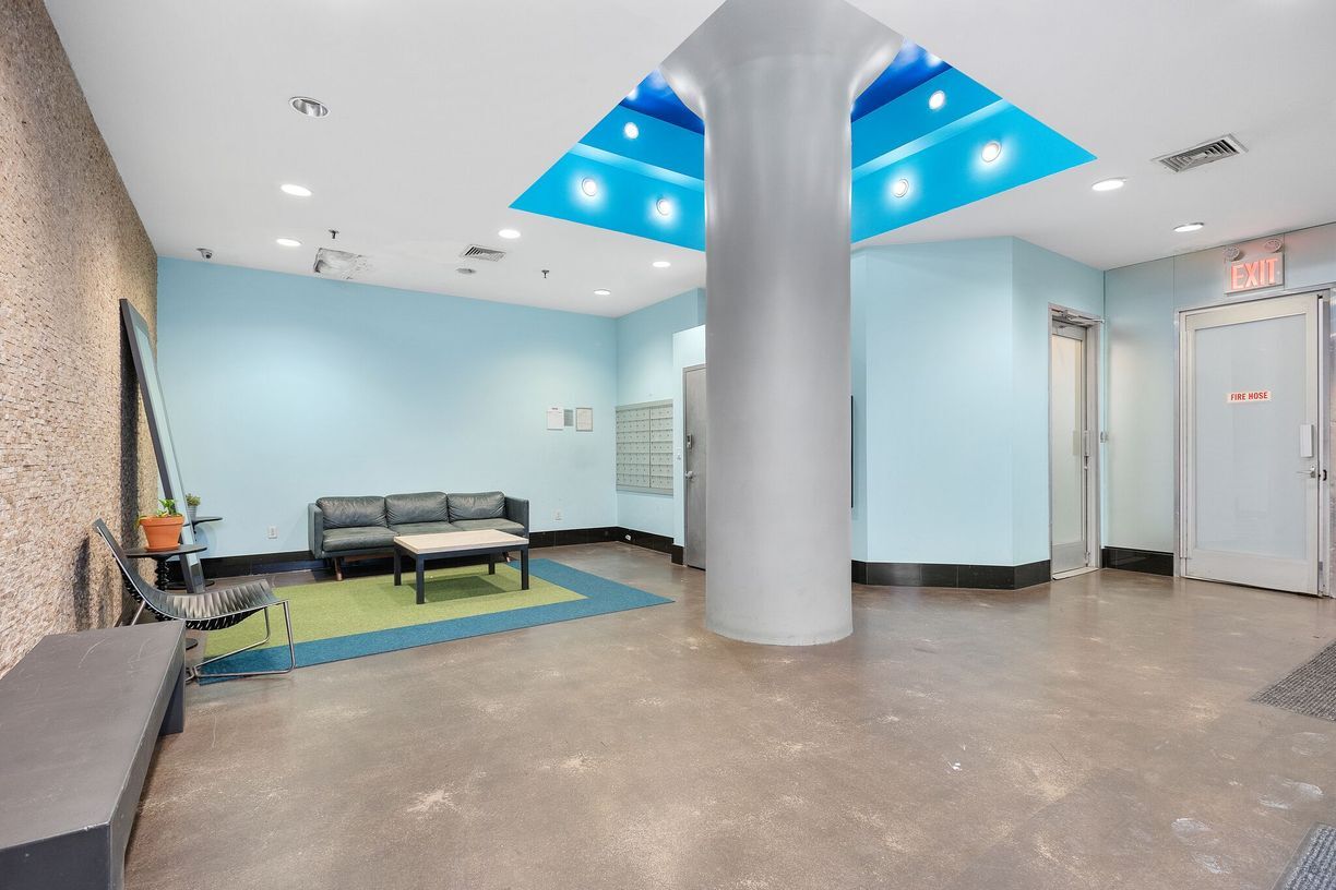 Photo - 176 Johnson St