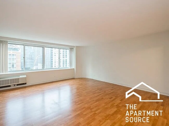 Photo - 211 E Ohio St Unidad 1909