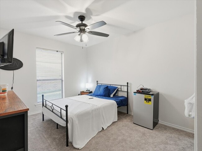 Photo - 2717 Sedgeway Ln