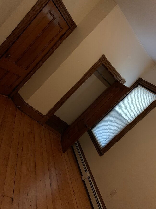 Building Photo - 388 Meridian St Unit #2