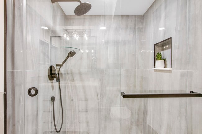 Photo - 512 Brackenwood Pl