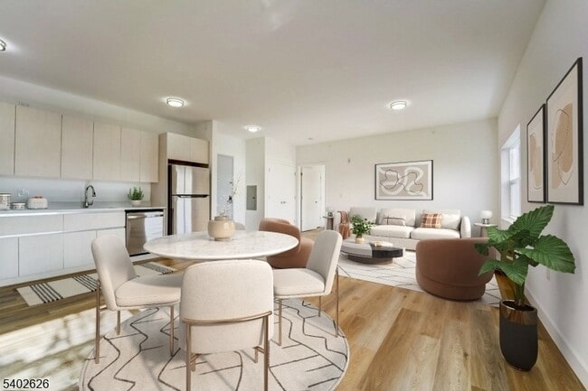 Building Photo - 48 Chadwick St Unit 402