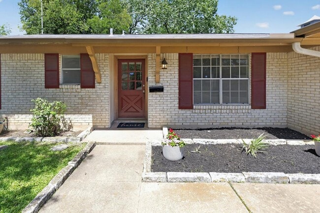 Photo - 8602 Colonial Dr