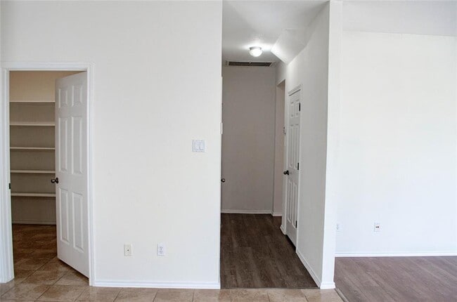 Photo - 14213 Willow Tank Dr