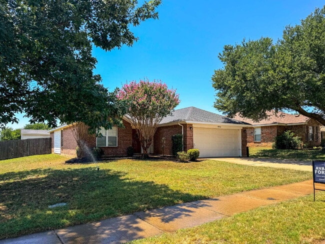 Photo - 3 Bed, 2 Bath Home in Burleson, TX