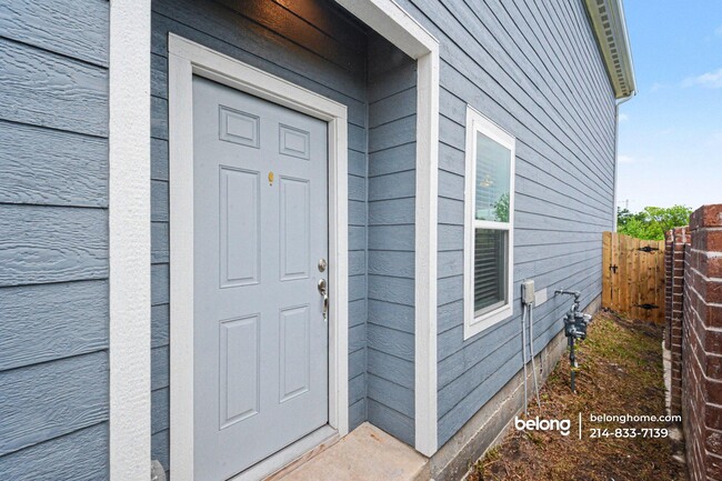 Photo - 203 Marsh Ln