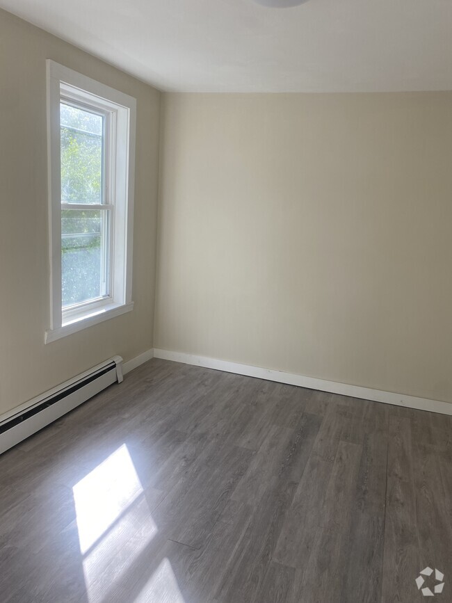 Building Photo - 6 Holstrom Ct Rental