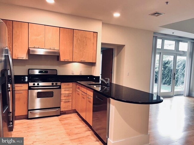 Building Photo - 35 Quarry St Unit 104