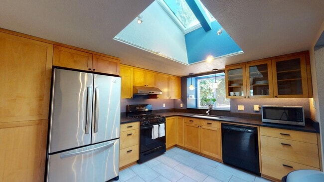 Photo - 5223 40th Ave SW