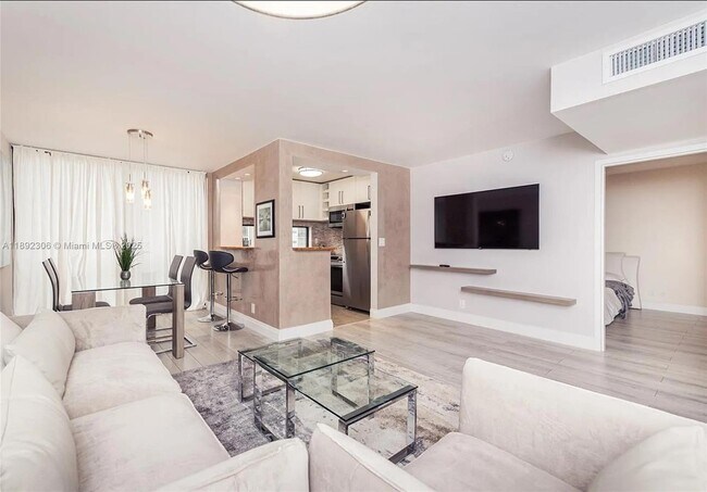 Photo - 16919 N Bay Rd Unidad 605