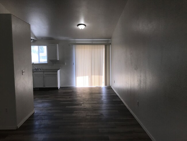 Photo - 3 bedroom 2 bath Duplex For Rent!