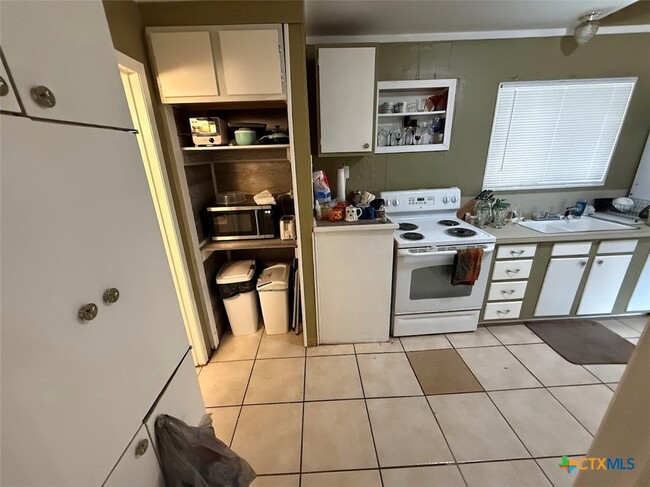 Photo - 827 Contour Dr