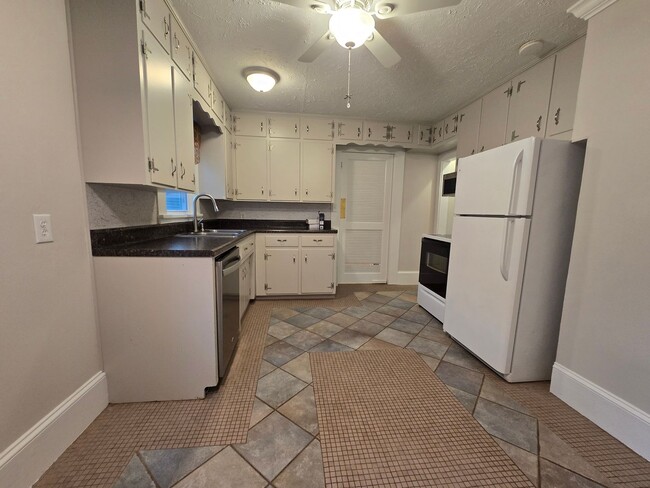 Photo - 903 Raleigh St