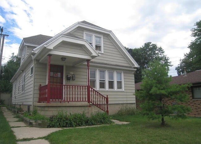 Photo - 8615 W Adler St Apartments