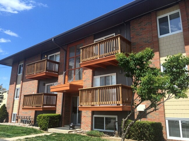 Lookout Apartments - Lookout Apartments