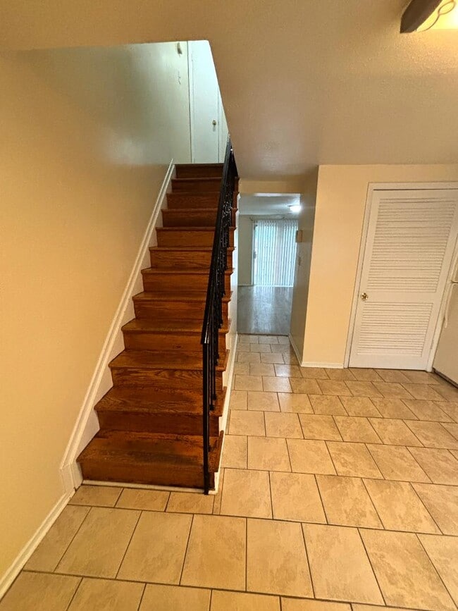 Photo - 1769 Village Green Dr