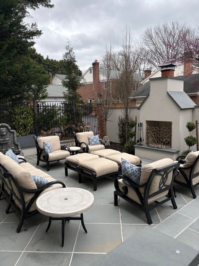 Photo - 4600 Kenmore Dr NW