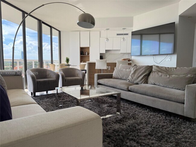 Photo - 3610 Yacht Club Dr Unit 713