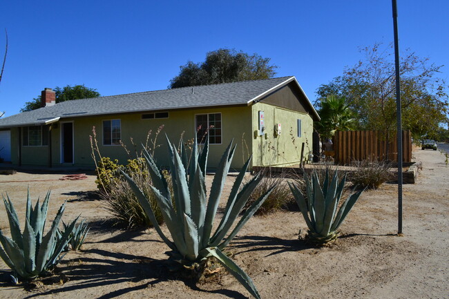 Photo - 40908 Fieldspring St House