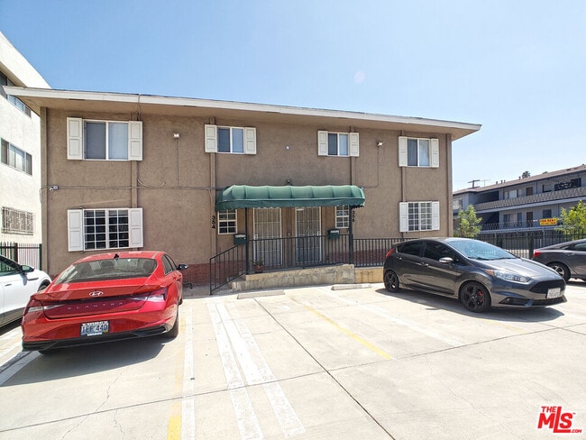 Building Photo - 354 S St Andrews Pl Rental