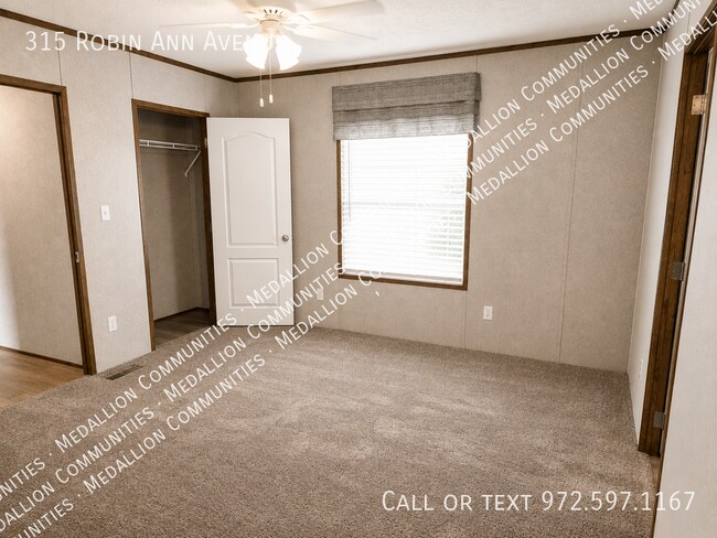 Photo - 315 Robin Ann Ave