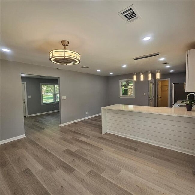 Photo - 3047 Menlo Park Dr