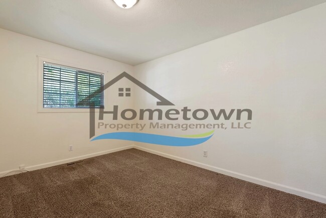 1468 E Burnham Ave