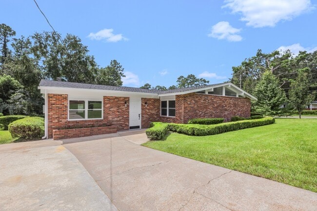 Photo - 2401 Jim Lee Rd