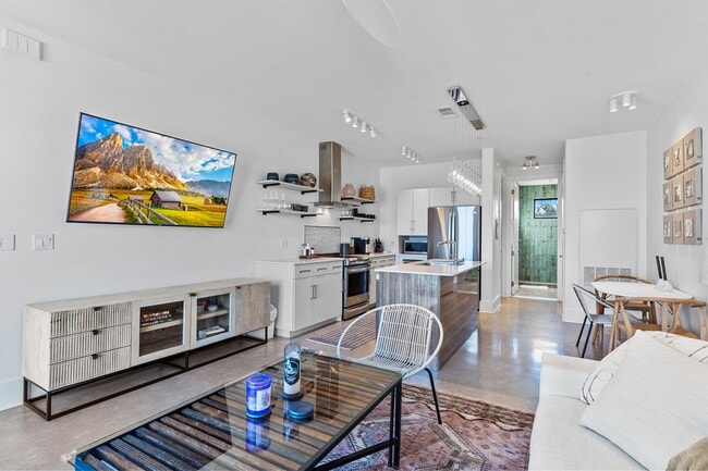 Building Photo - 510 All Saints St