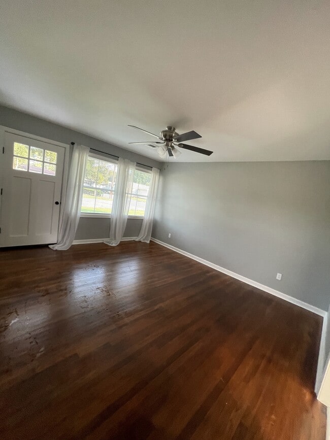 Photo - 603 Everette St