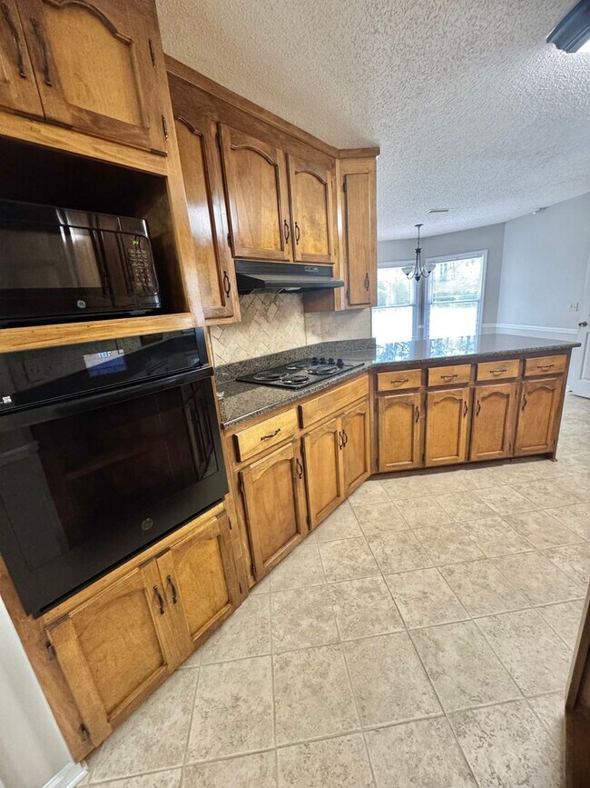 Photo - 205 Oak Bluff Dr