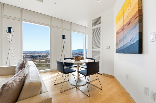 Photo - Waldorf Astoria 4001-Strip/City/Mtn Views from this Stunning FULLY FURNISHED 1Bd/1.5Ba Residence Unidad 4001