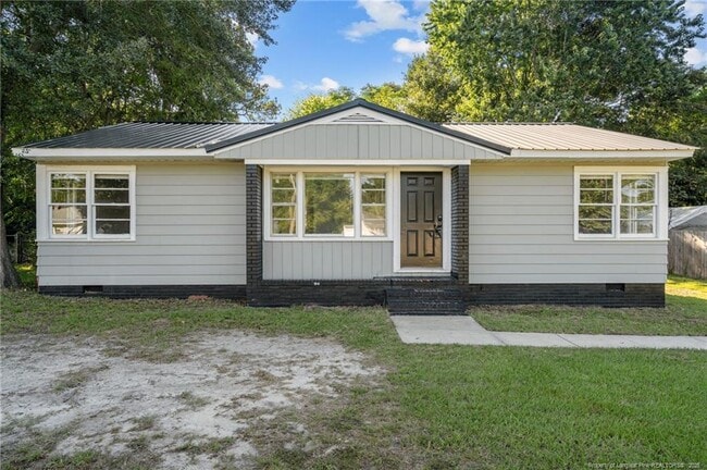 Building Photo - 821 Sandalwood Dr