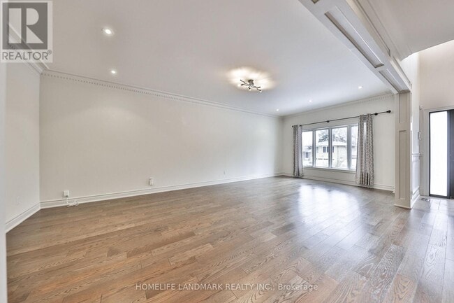 Photo - 112 Kingsway Crescent