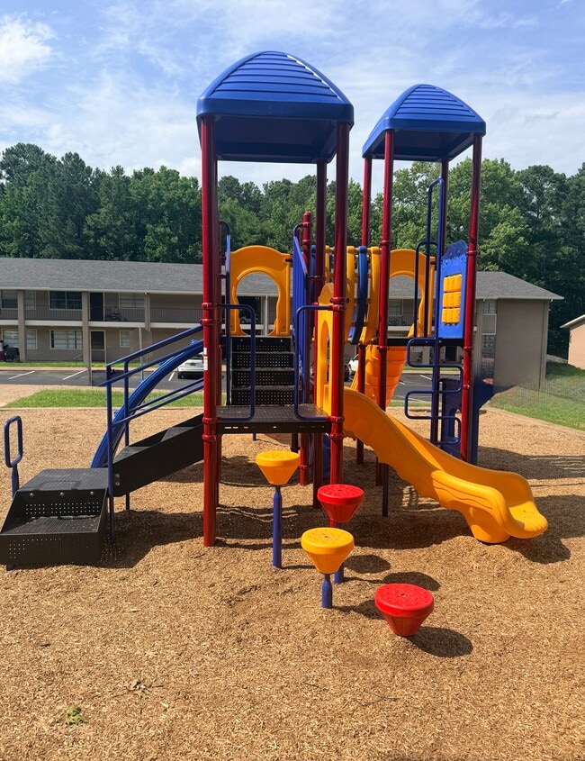 Photo - Oxford Pointe Apartments