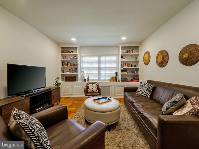 Photo - 1608 W Abingdon Dr Unidad 102