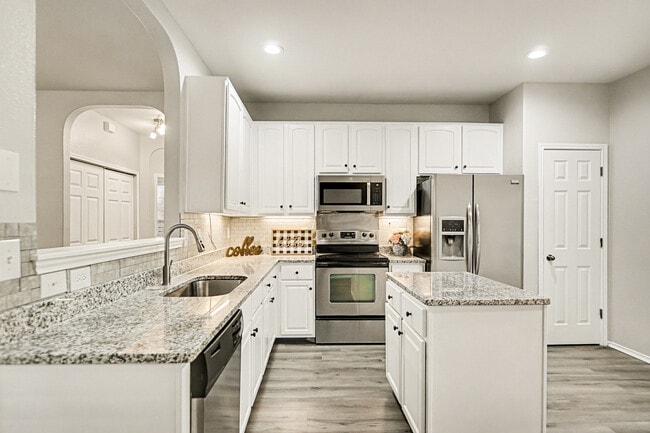 Photo - 6422 Oldham Cove