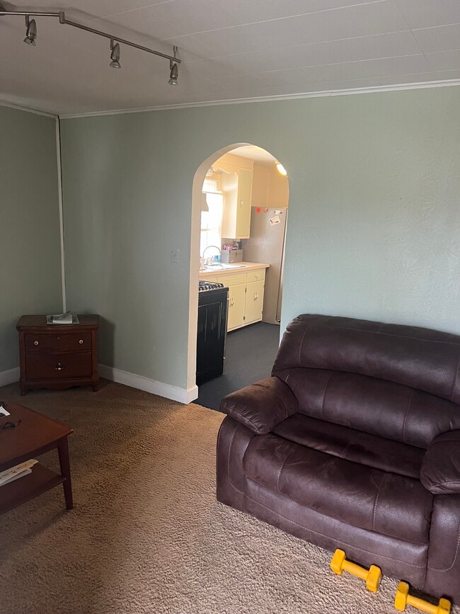 Photo - 404 N Harbison Ave