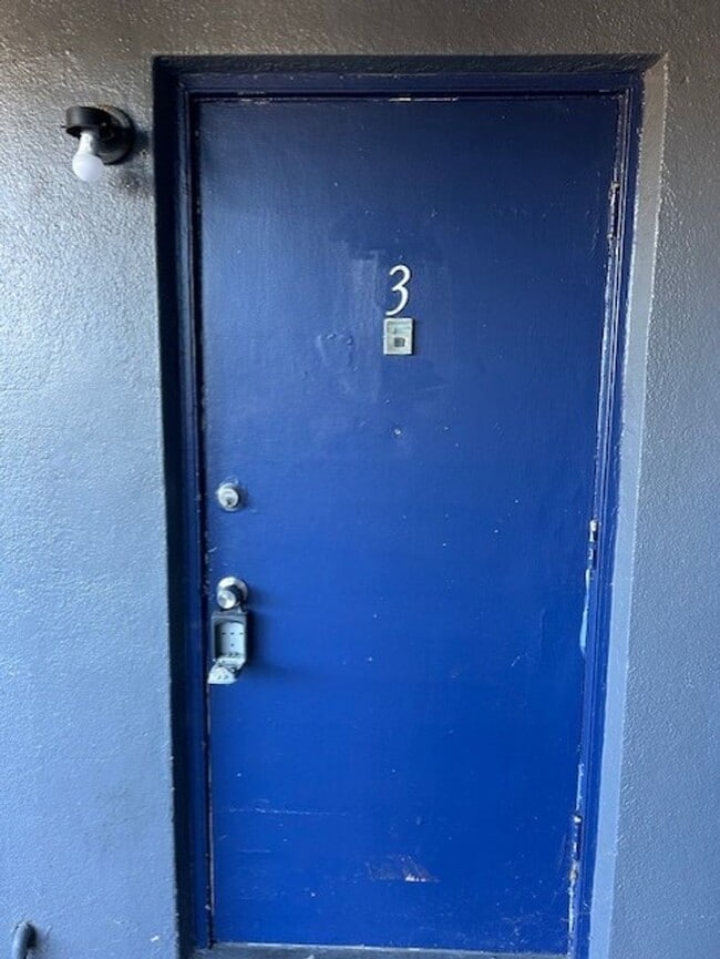 Photo - Well maintained 1/1 centrally located